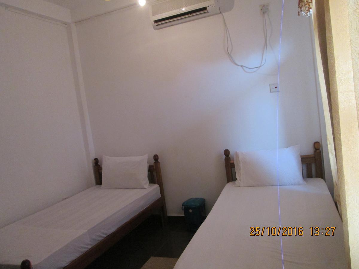 Hotel Blue Whale Jaffna Exterior foto
