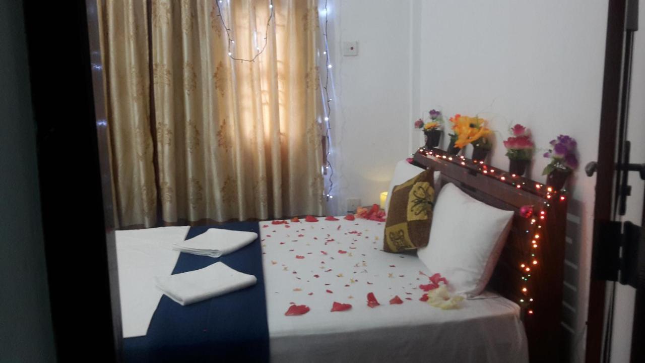 Hotel Blue Whale Jaffna Exterior foto