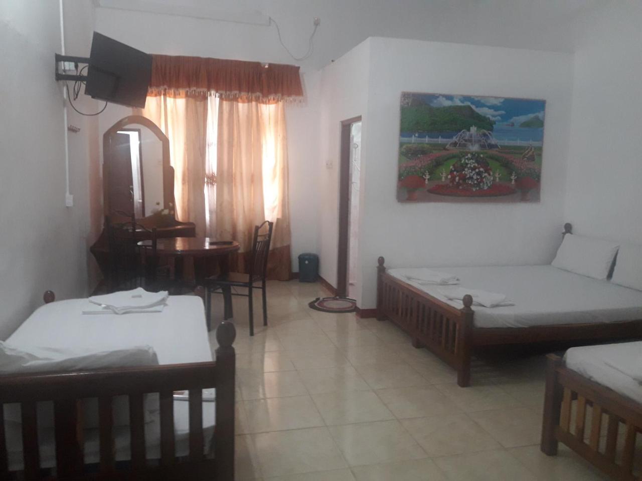 Hotel Blue Whale Jaffna Exterior foto