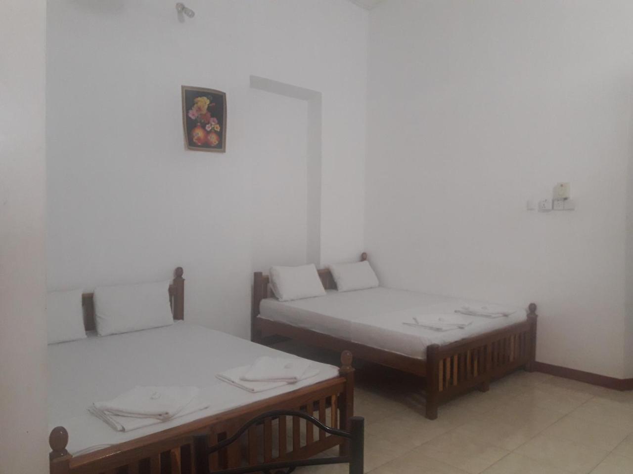 Hotel Blue Whale Jaffna Exterior foto