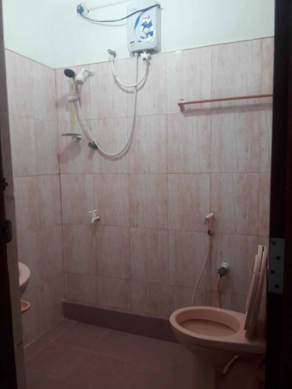 Hotel Blue Whale Jaffna Exterior foto